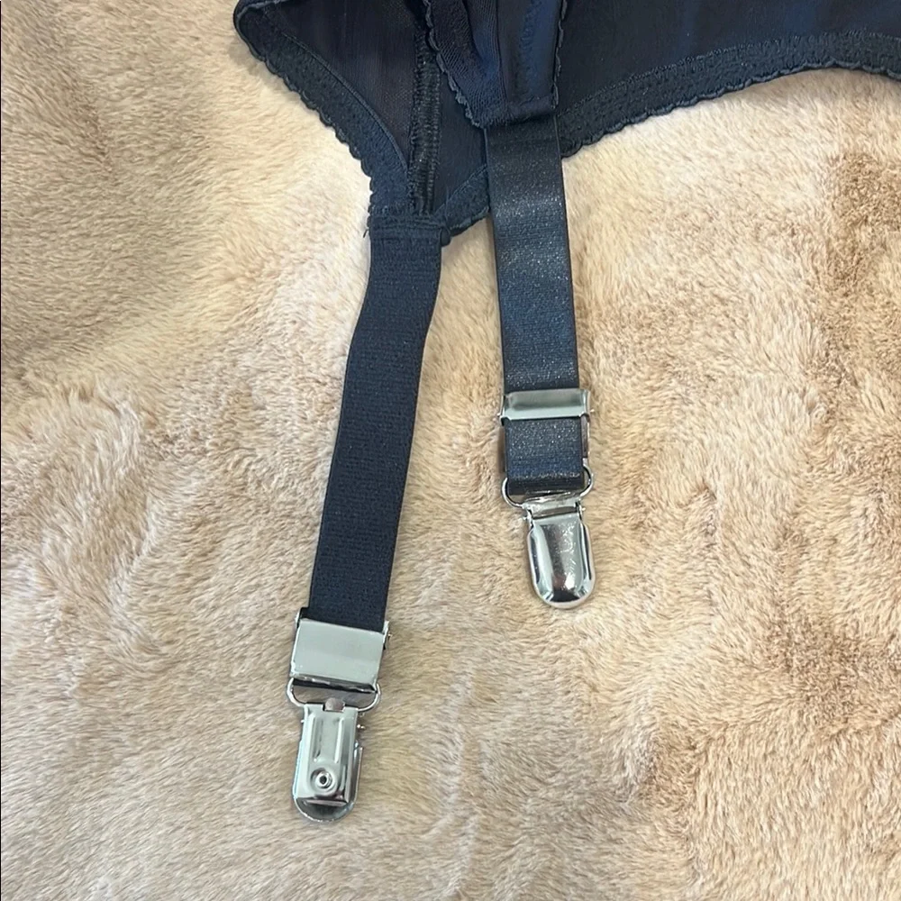Black Garter Belt with Silver Clips - Picture 3 of 6